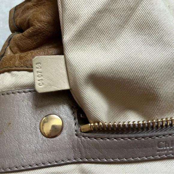 Chloé Bay leather tote bag in a distressed brown color - Picture 16 of 16